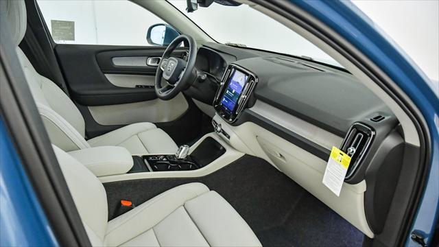 new 2025 Volvo XC40 car, priced at $51,565