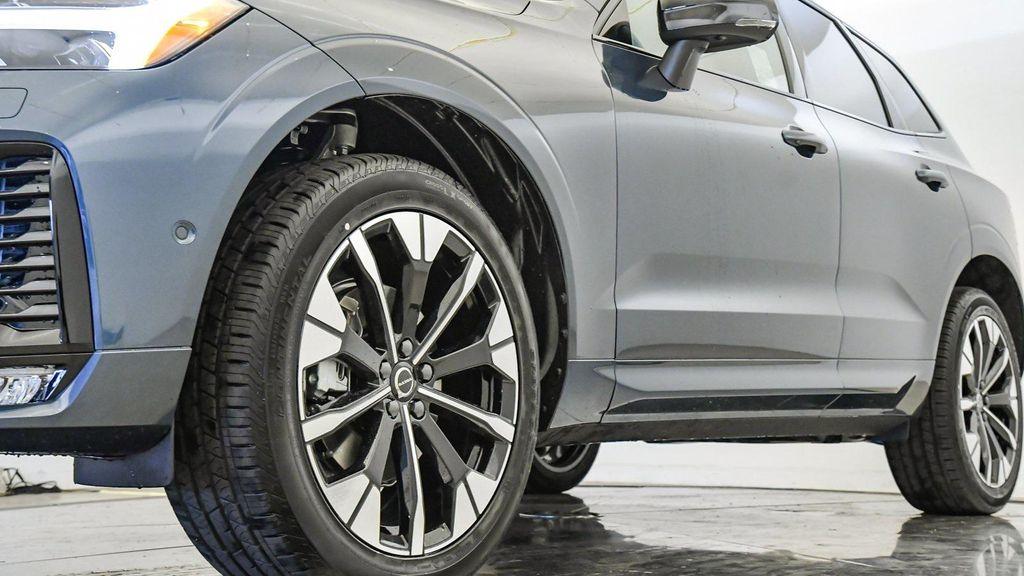 new 2026 Volvo XC60 car, priced at $57,985