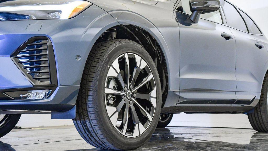 new 2026 Volvo XC60 car, priced at $57,985