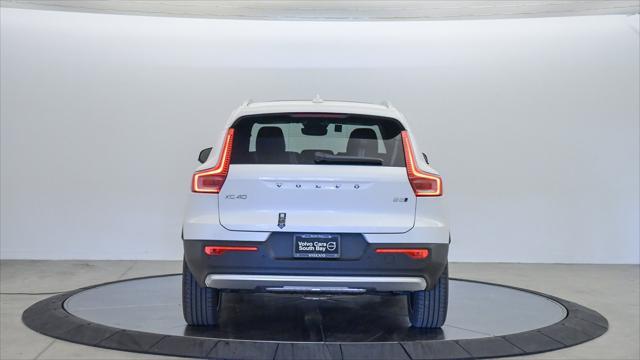 new 2025 Volvo XC40 car, priced at $46,015