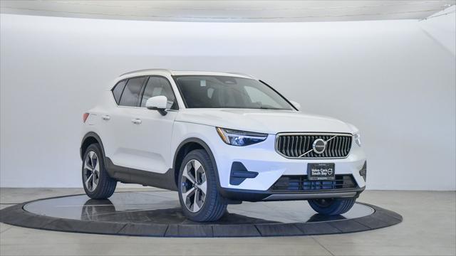 new 2025 Volvo XC40 car, priced at $46,015