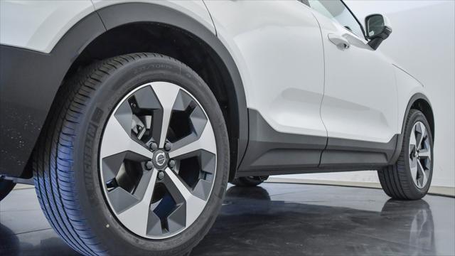 new 2025 Volvo XC40 car, priced at $46,015