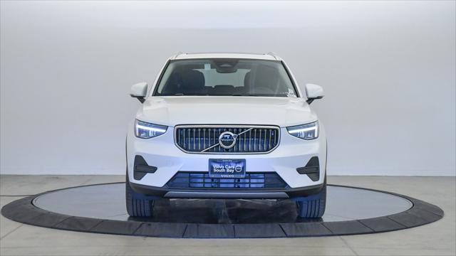 new 2025 Volvo XC40 car, priced at $46,015