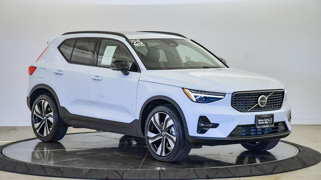 used 2025 Volvo XC40 car, priced at $41,222