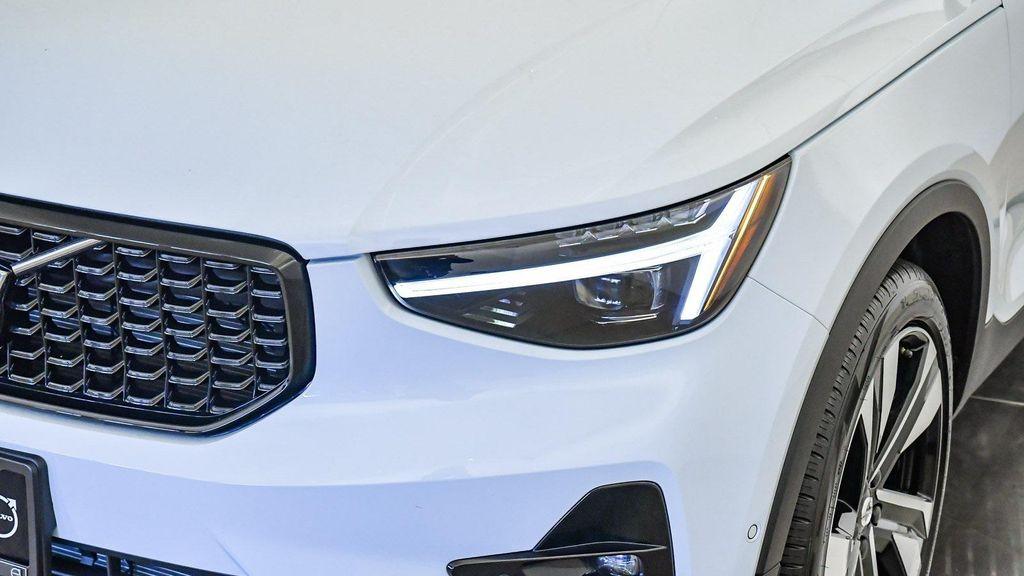 used 2025 Volvo XC40 car, priced at $41,222