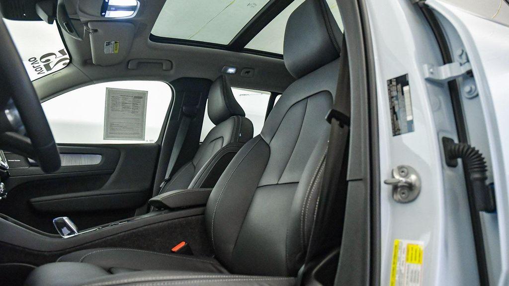 used 2025 Volvo XC40 car, priced at $41,222