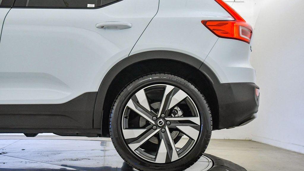 used 2025 Volvo XC40 car, priced at $41,222