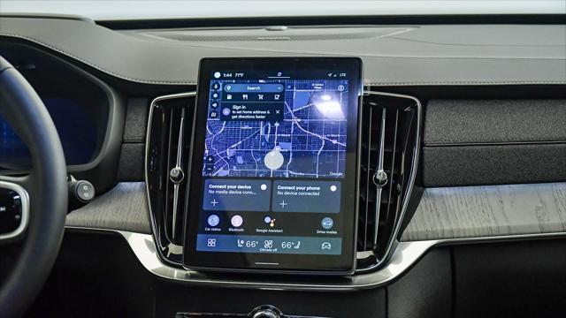 new 2025 Volvo XC90 car, priced at $70,045