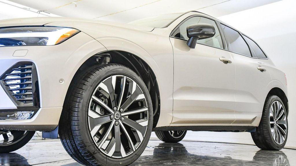 new 2026 Volvo XC60 car, priced at $63,935