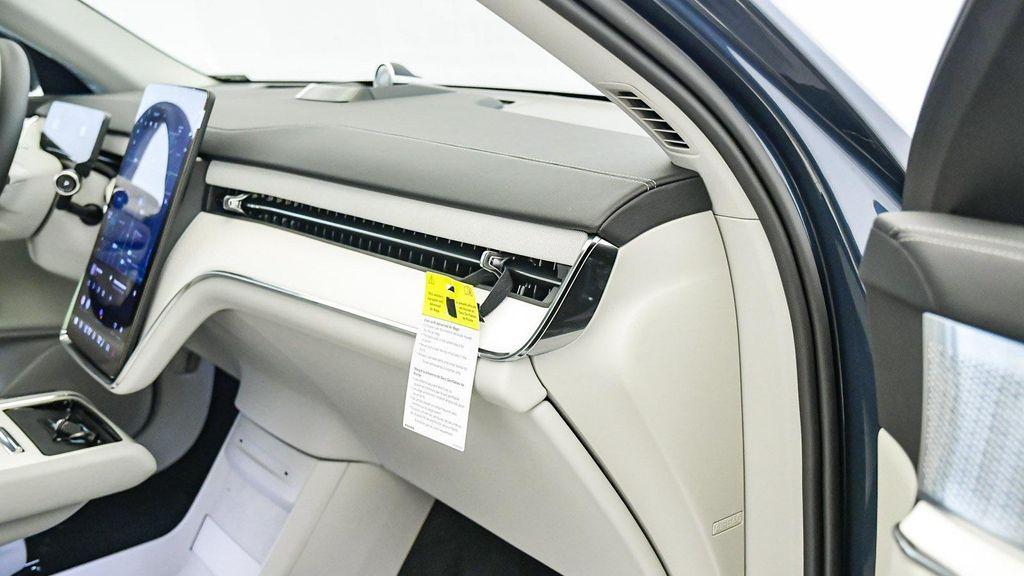 new 2025 Volvo EX90 car, priced at $91,970