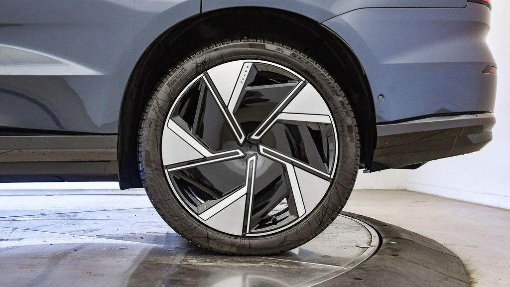 new 2025 Volvo EX90 car, priced at $91,970