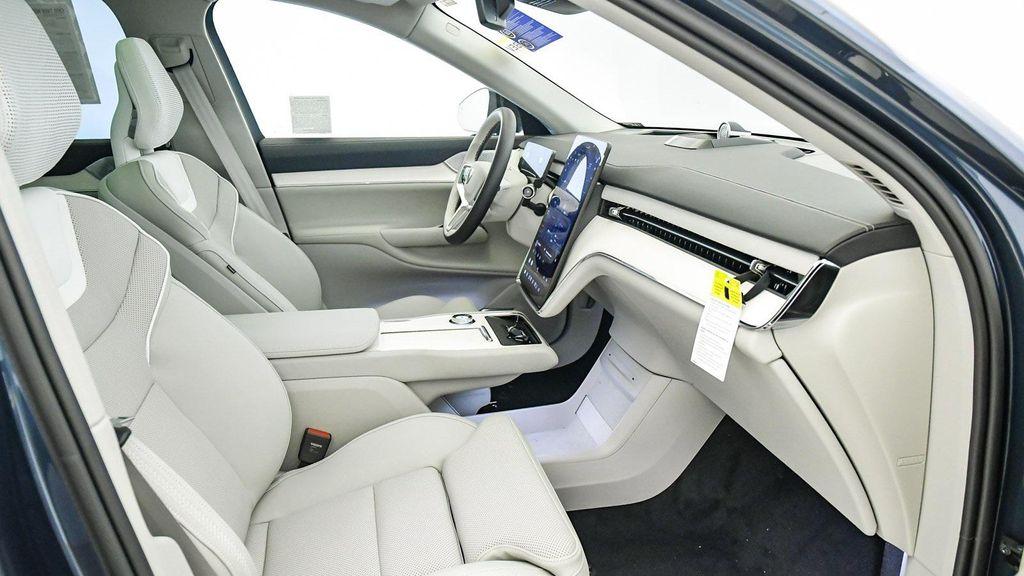 new 2025 Volvo EX90 car, priced at $91,970
