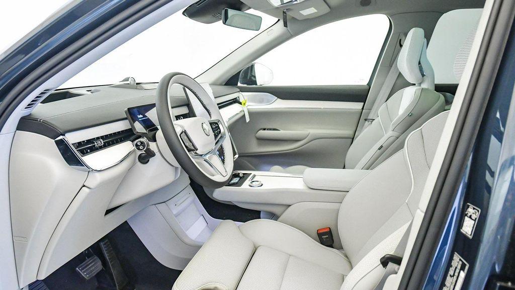 new 2025 Volvo EX90 car, priced at $91,970