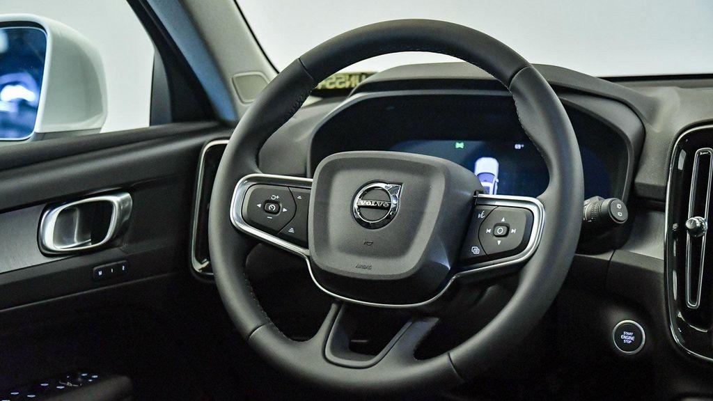 new 2025 Volvo XC40 car, priced at $46,035