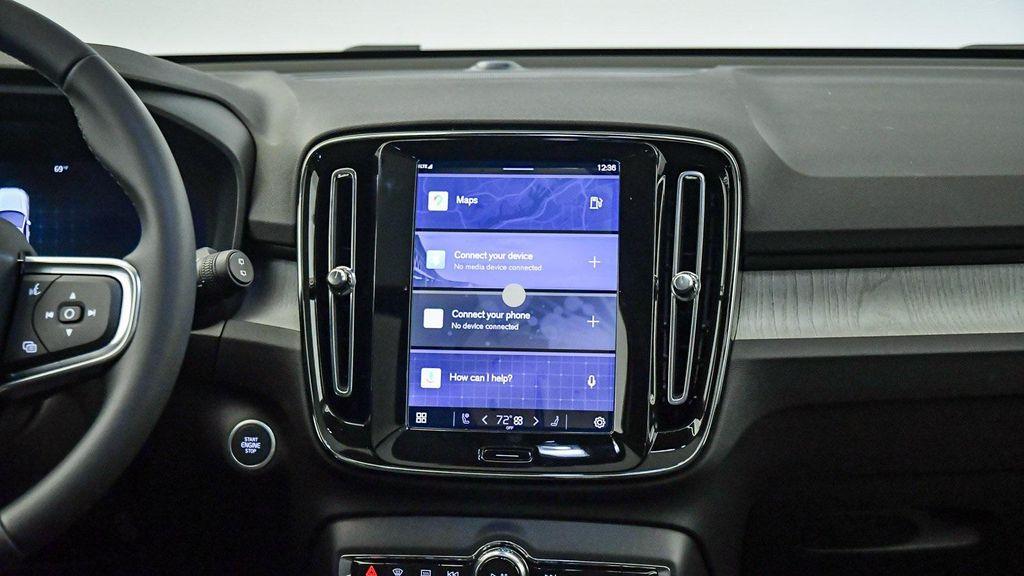 new 2025 Volvo XC40 car, priced at $46,035