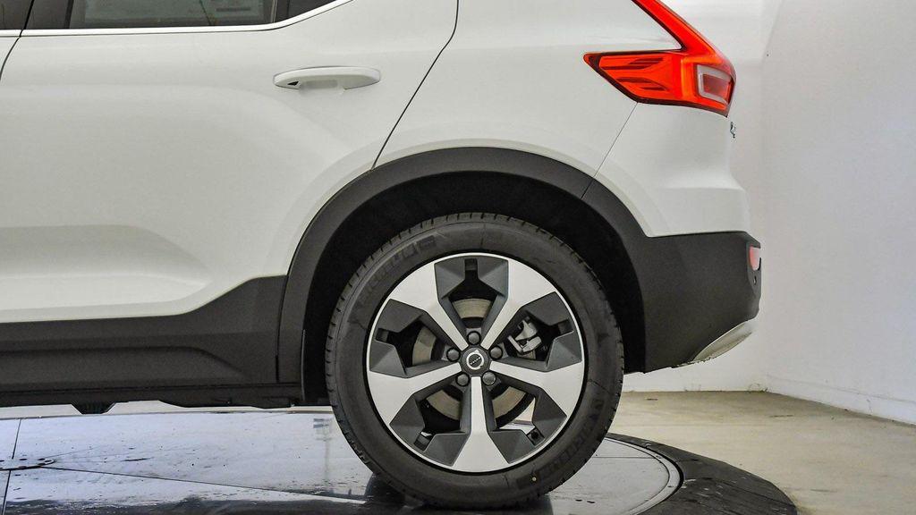 new 2025 Volvo XC40 car, priced at $46,035