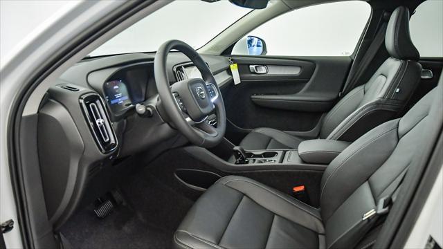 new 2025 Volvo XC40 car, priced at $46,035