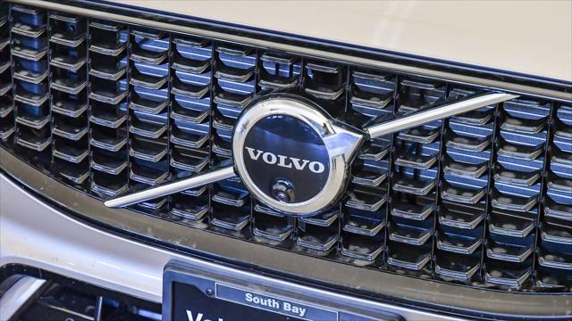 new 2025 Volvo XC60 Plug-In Hybrid car, priced at $69,895