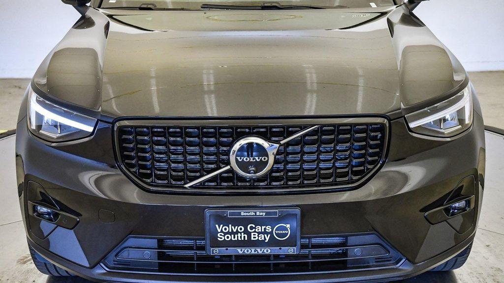 used 2025 Volvo XC40 car, priced at $35,959