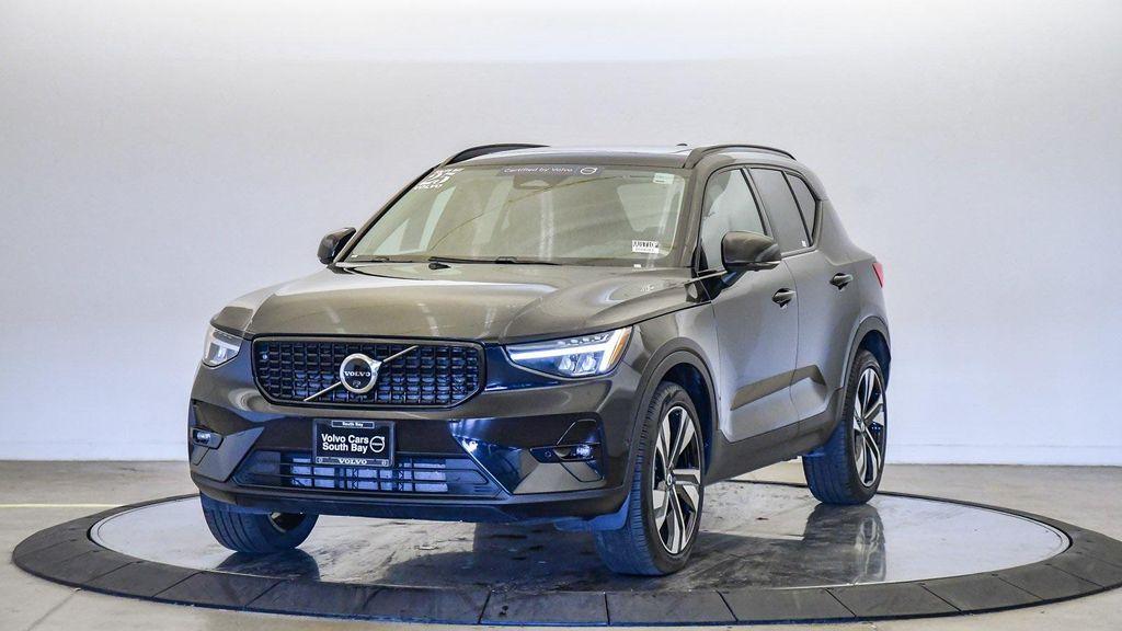 used 2025 Volvo XC40 car, priced at $35,959