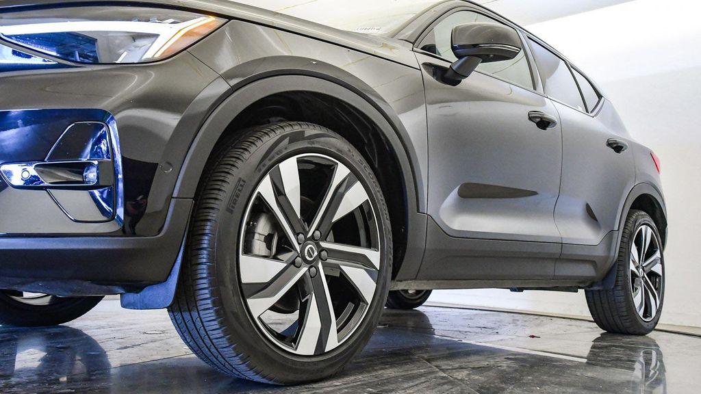 used 2025 Volvo XC40 car, priced at $35,959