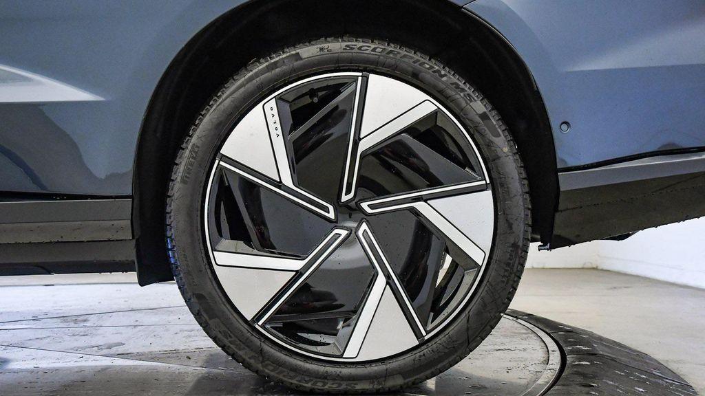 new 2025 Volvo EX90 car, priced at $94,025