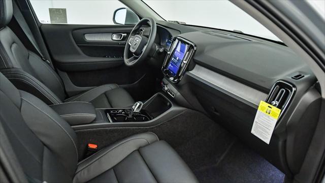 new 2025 Volvo XC40 car, priced at $51,565