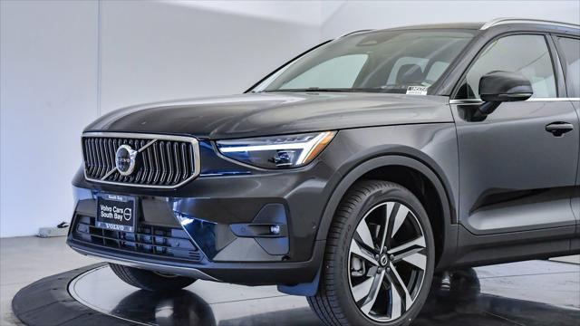 new 2025 Volvo XC40 car, priced at $52,000