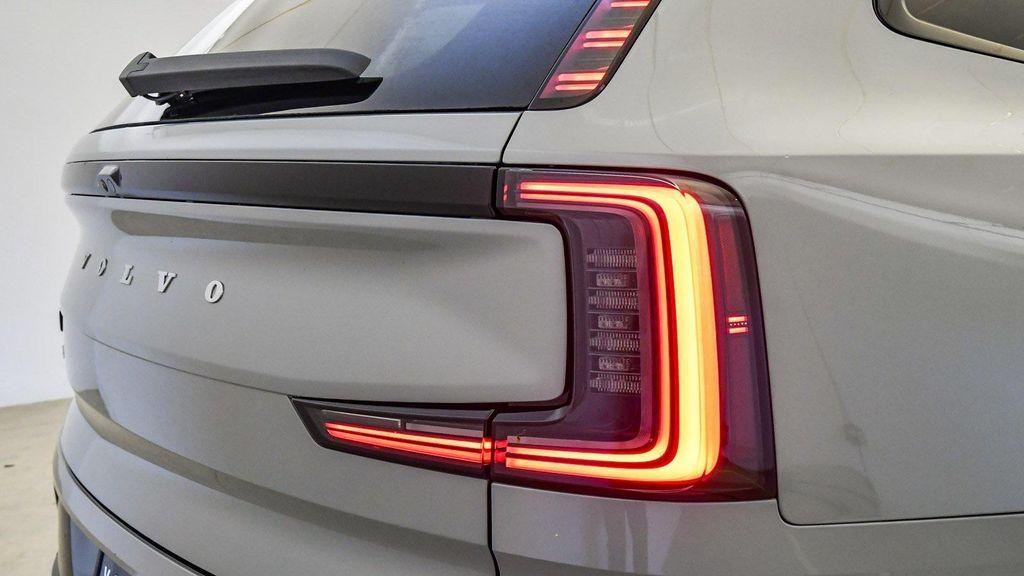 new 2025 Volvo EX90 car, priced at $96,425