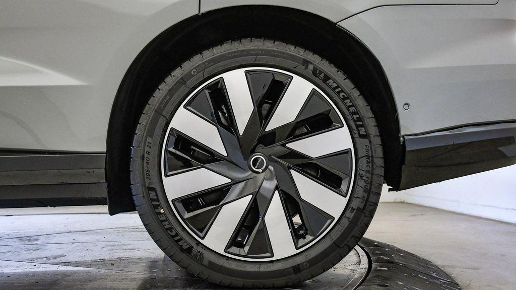 new 2025 Volvo EX90 car, priced at $96,425