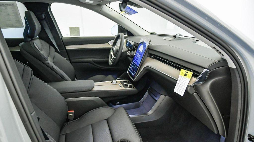 new 2025 Volvo EX90 car, priced at $96,425