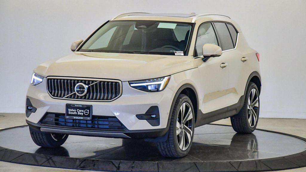 new 2025 Volvo XC40 car, priced at $51,565