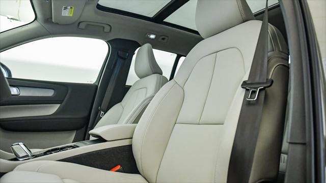 new 2025 Volvo XC40 car, priced at $51,565