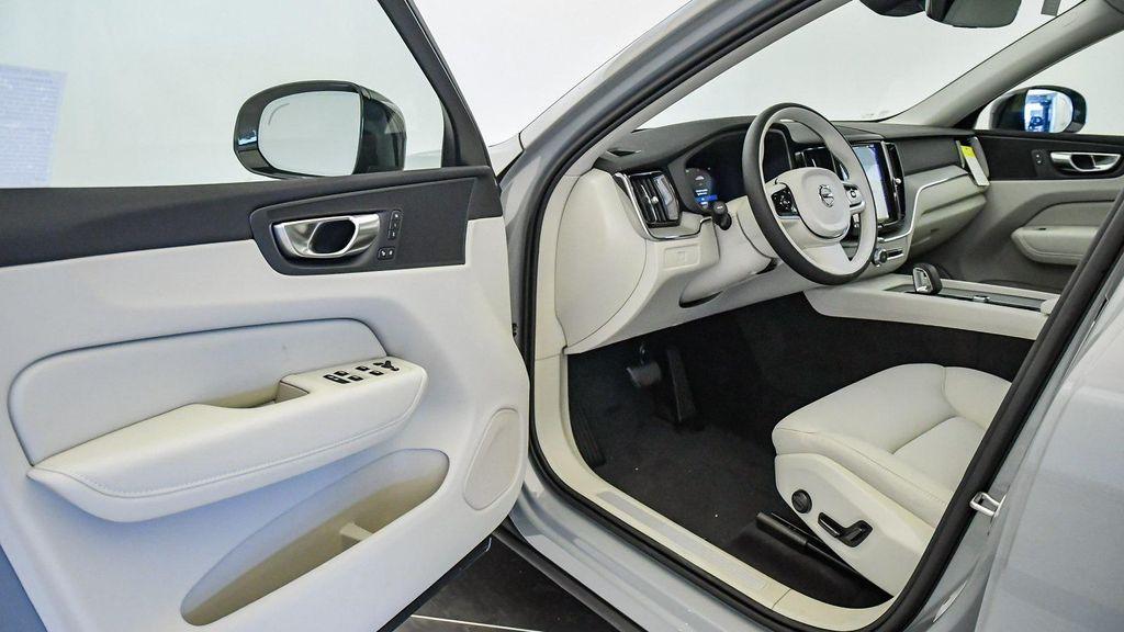 new 2025 Volvo XC60 car, priced at $55,360