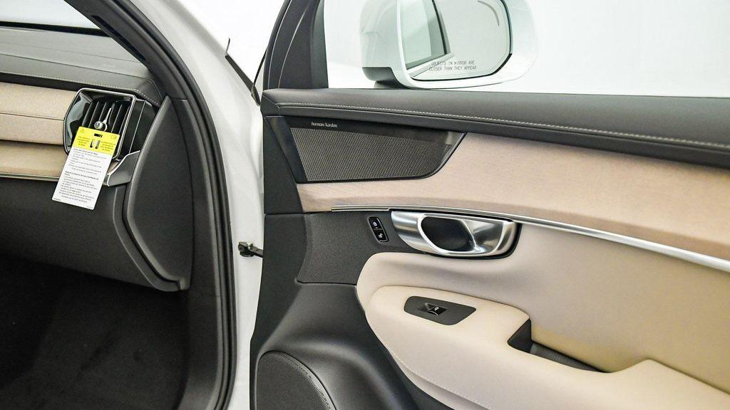 new 2026 Volvo XC90 car, priced at $71,825