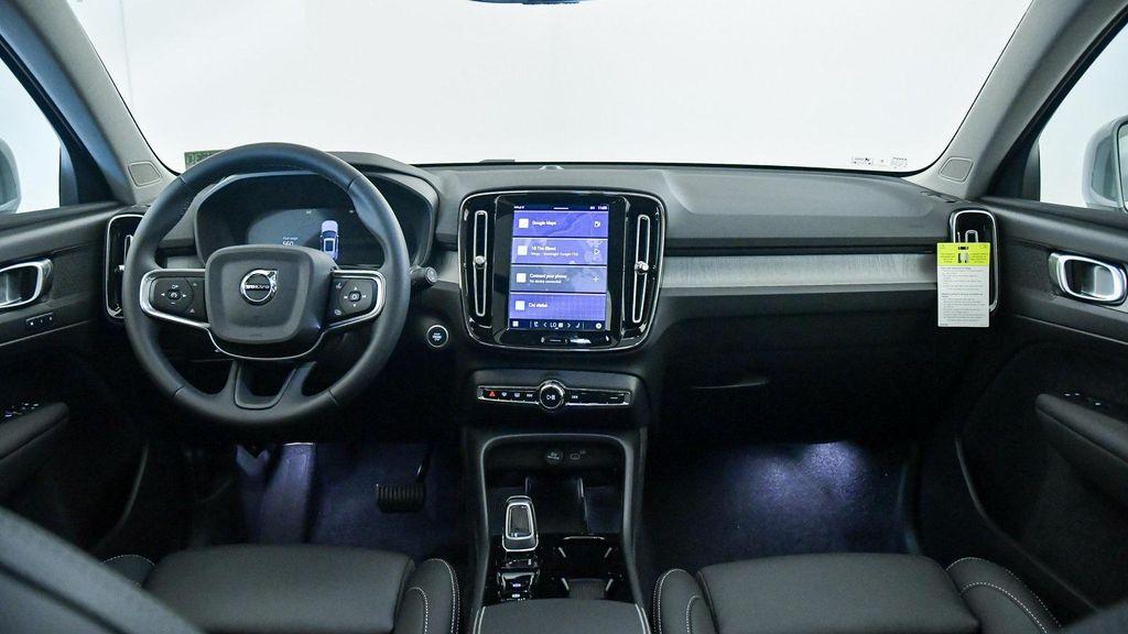 new 2025 Volvo XC40 car, priced at $49,590