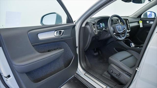 new 2025 Volvo XC40 car, priced at $49,590