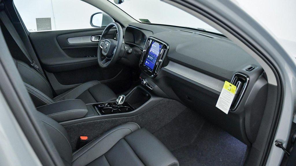 new 2025 Volvo XC40 car, priced at $49,590
