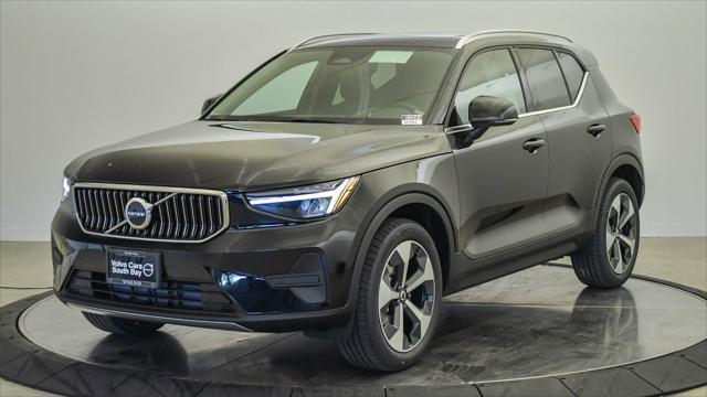 new 2025 Volvo XC40 car, priced at $46,015