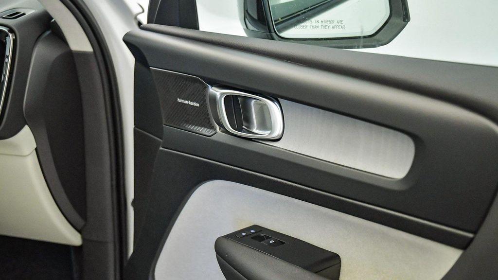 new 2026 Volvo XC40 car, priced at $51,400