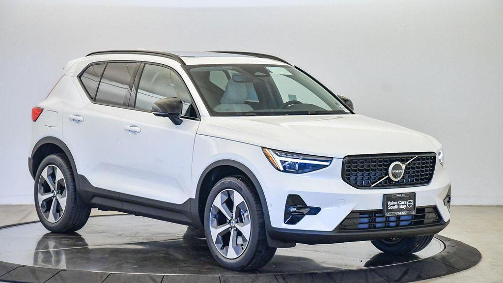 new 2026 Volvo XC40 car, priced at $51,400