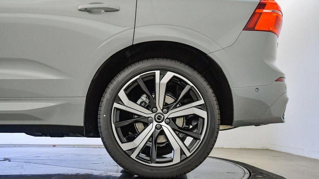 new 2025 Volvo XC60 car, priced at $60,660