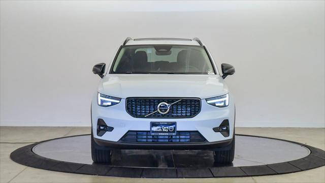 new 2025 Volvo XC40 car, priced at $50,025