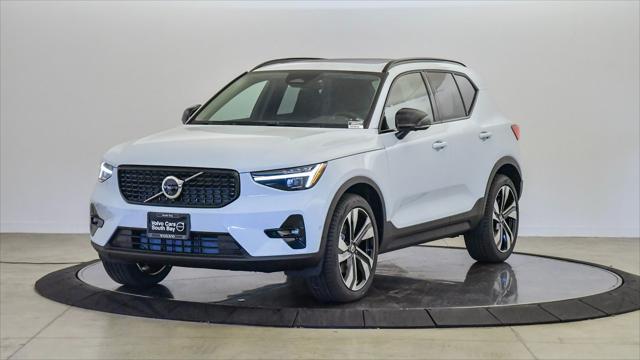 new 2025 Volvo XC40 car, priced at $50,025