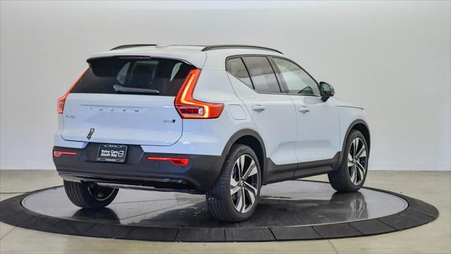 new 2025 Volvo XC40 car, priced at $50,025