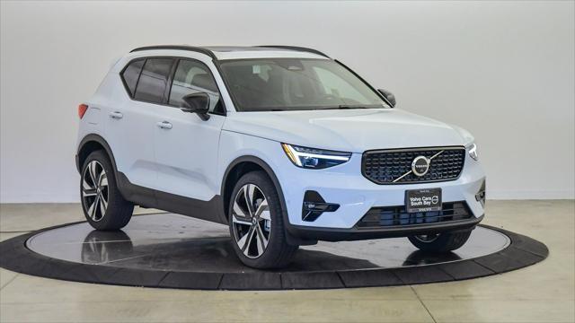 new 2025 Volvo XC40 car, priced at $50,025