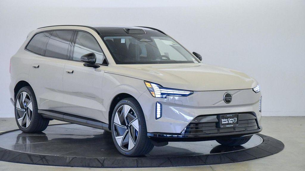 new 2025 Volvo EX90 car, priced at $90,735