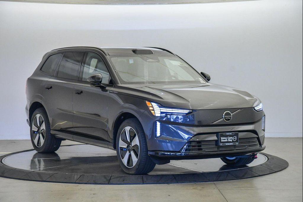 new 2025 Volvo EX90 car, priced at $86,290