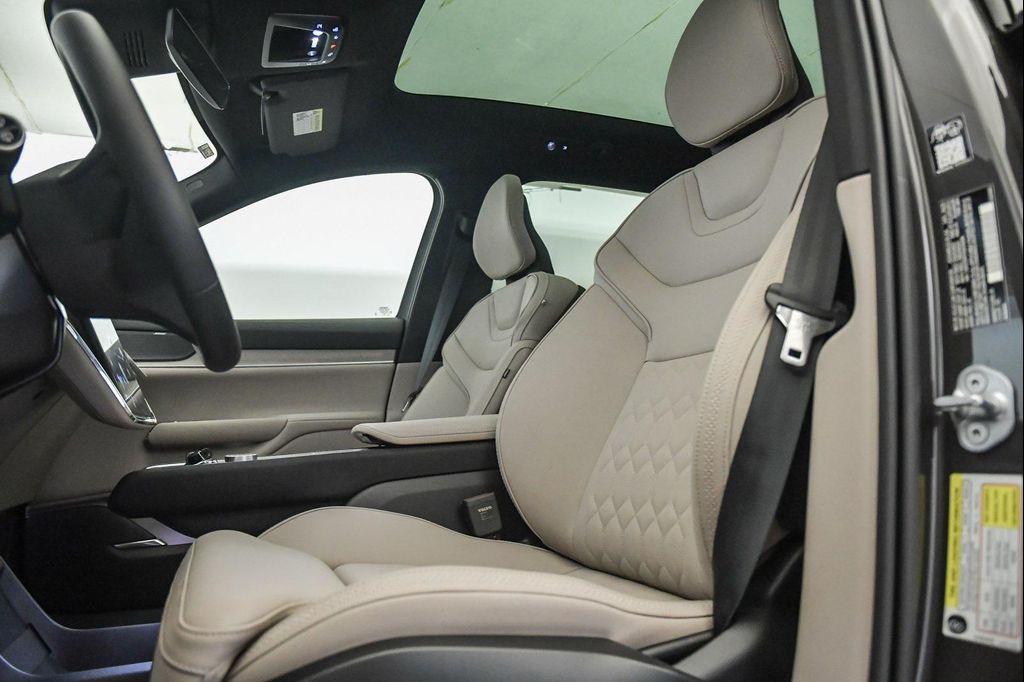 new 2025 Volvo EX90 car, priced at $86,290