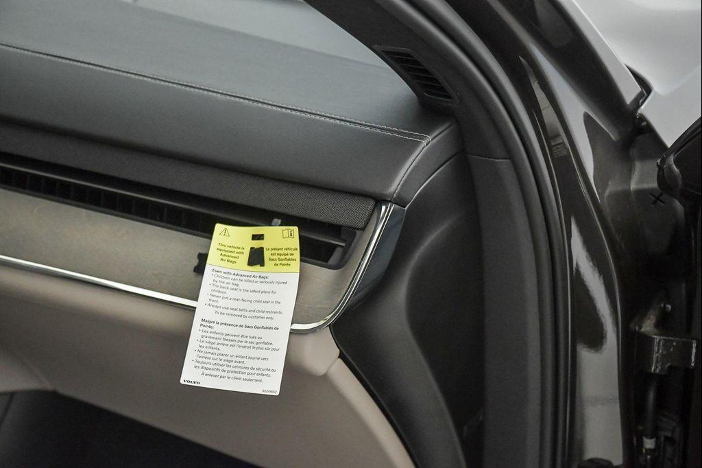 new 2025 Volvo EX90 car, priced at $86,290